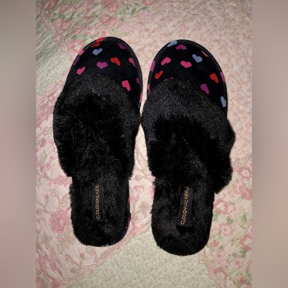 CLOUDWALKERS EXTRA WIDE FIT Ellie Print Slipper - black with hearts EUC - Picture 5 of 10